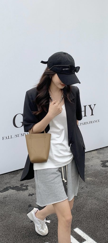 MBH Niche High-End Stylish Crossbody Bag with Shoulder Strap